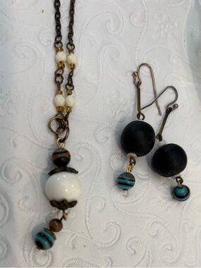 Beaded Pendant Necklace and Earrings Set - White, Turquoise & Gold